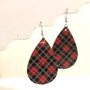 Black Red & White Plaid Leather Teardrop Pierced Earrings New